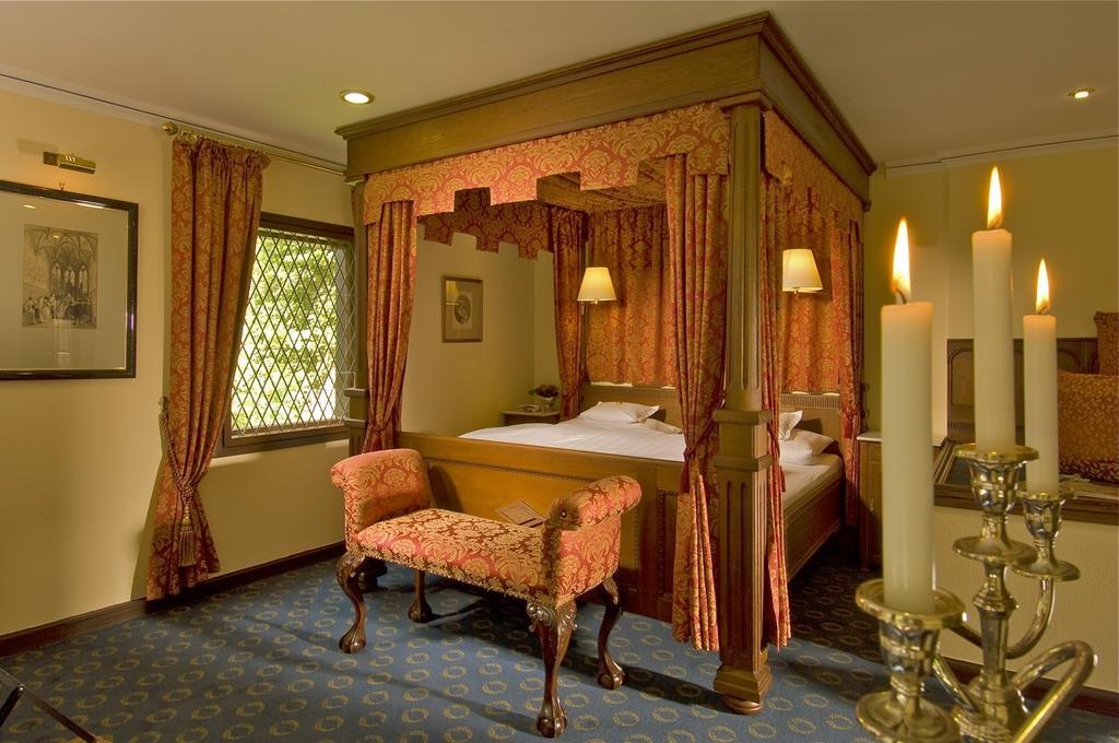 Burghotel Auf Schoenburg أوبرفيزل الغرفة الصورة