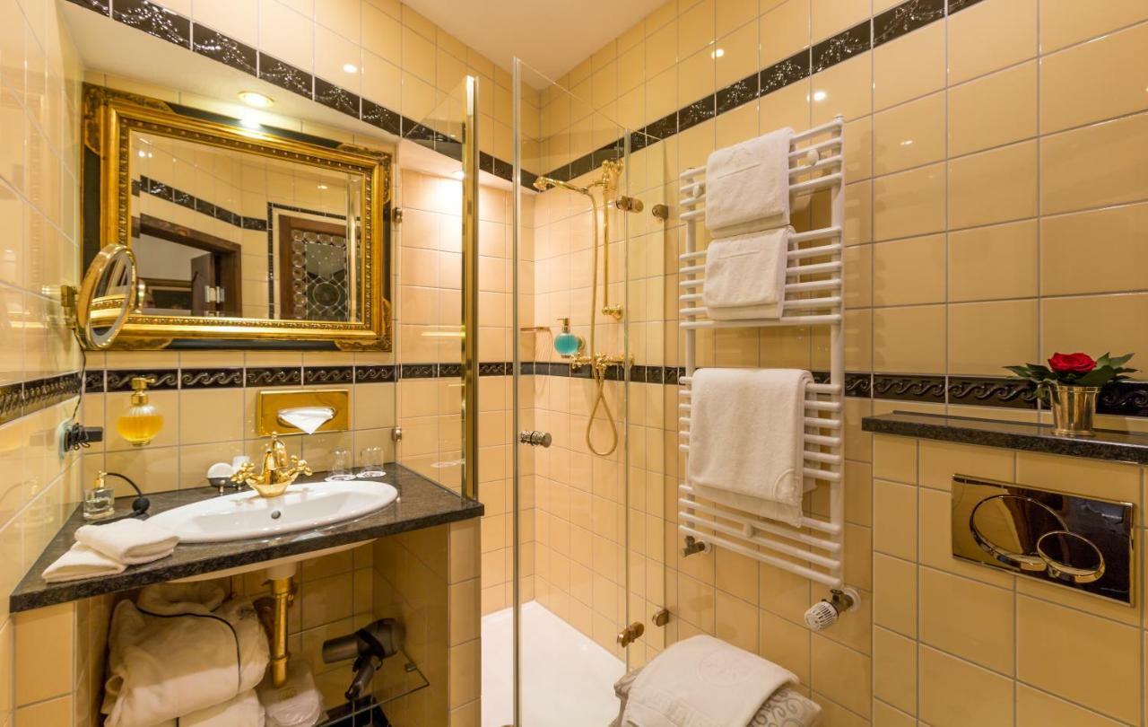 Burghotel Auf Schoenburg أوبرفيزل المظهر الخارجي الصورة